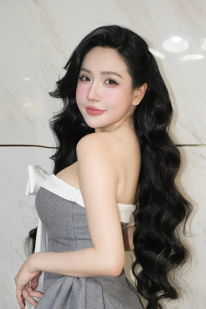 Viên Vibi biểu cảm lạnh lùng Police Girl