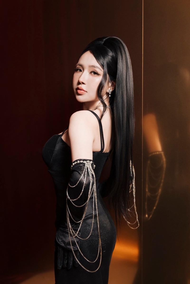 Viên Vibi – Cô gái cosplay Police Girl xinh nhất