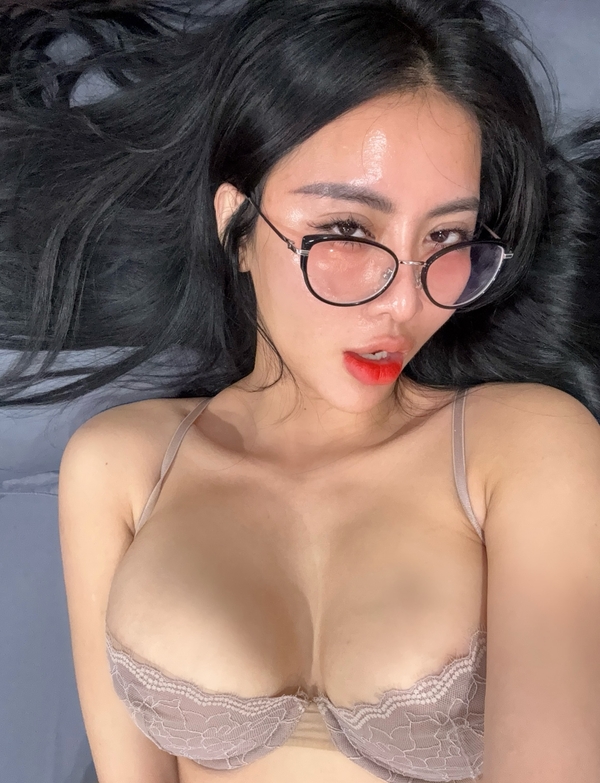 Ảnh Võ Huỳnh Ngọc Phụng với vẻ đẹp trẻ trung và rạng rỡ