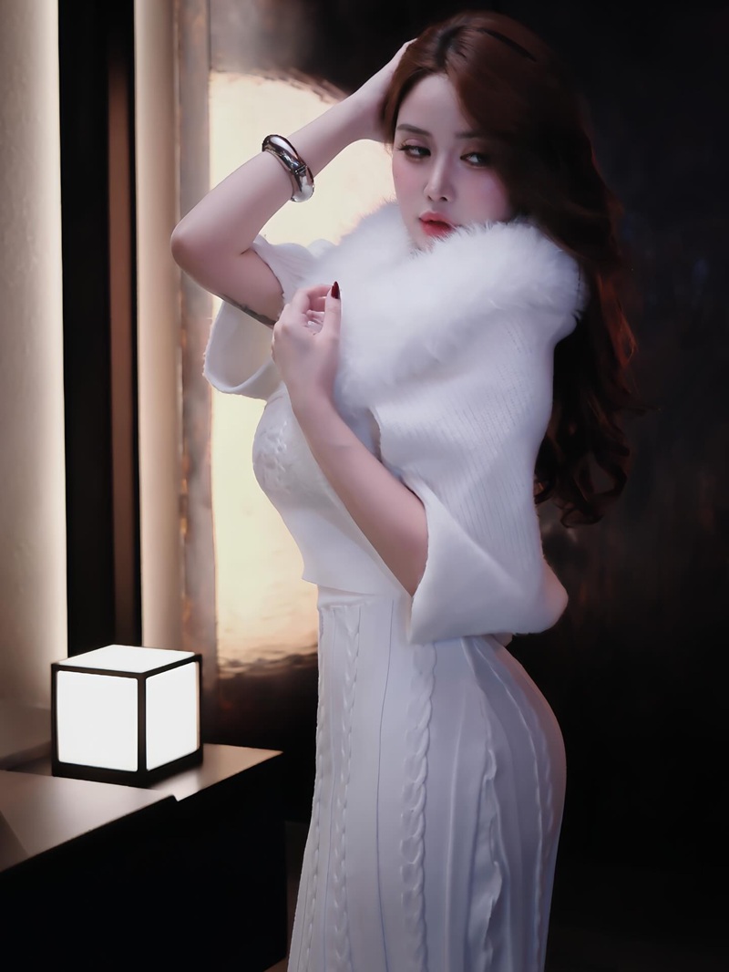 Lồn ướt át dâm dục Yoshida Kim