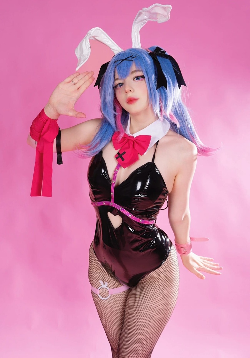 Ảnh Cosplay Hatsune Miku váy ngắn hở quần lót