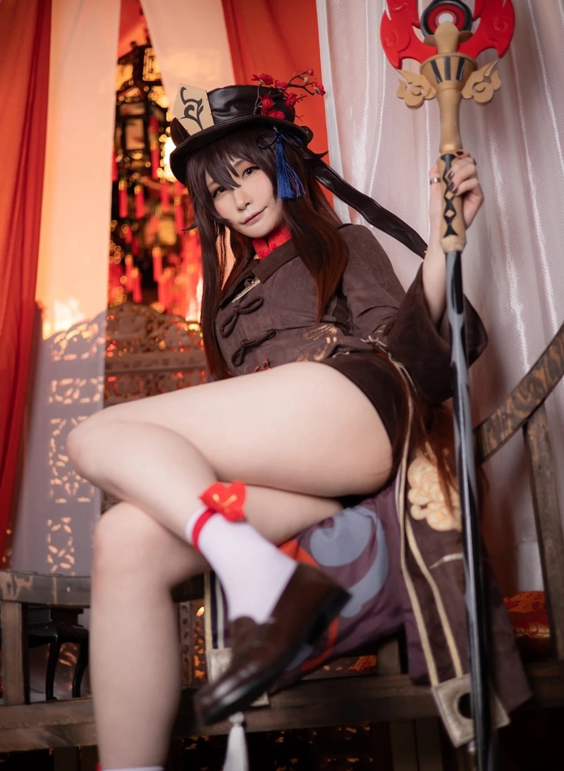 Ảnh cosplay Hu Tao R34 reverse cowgirl mông đập mạnh mẽ