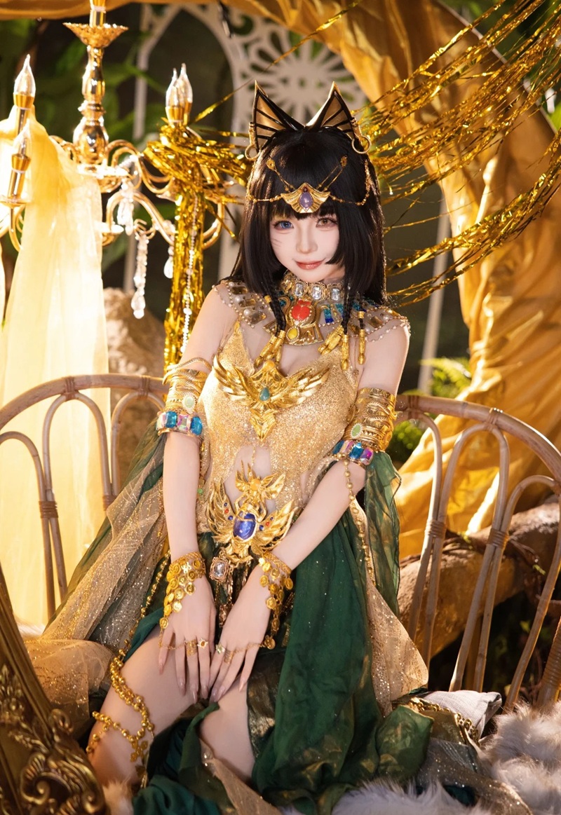 Ảnh cosplay Mèo Ai Cập body nóng bỏng gương selfie