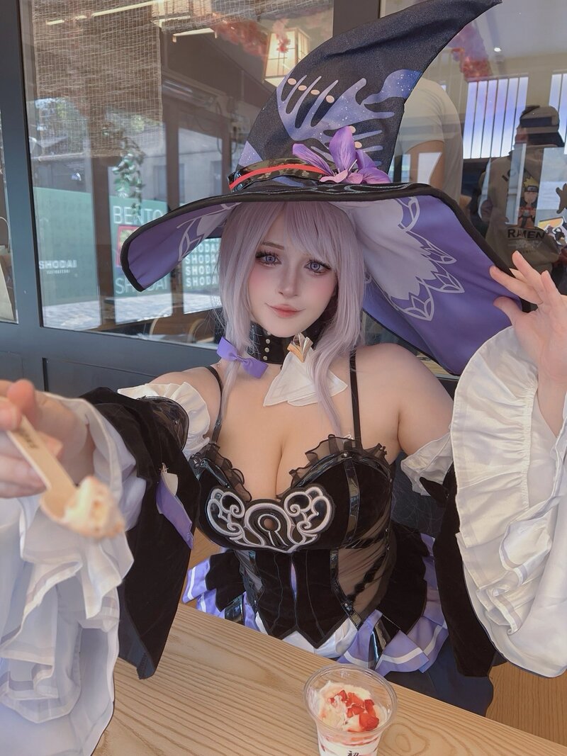 ảnh cosplay the herta nsfw 7