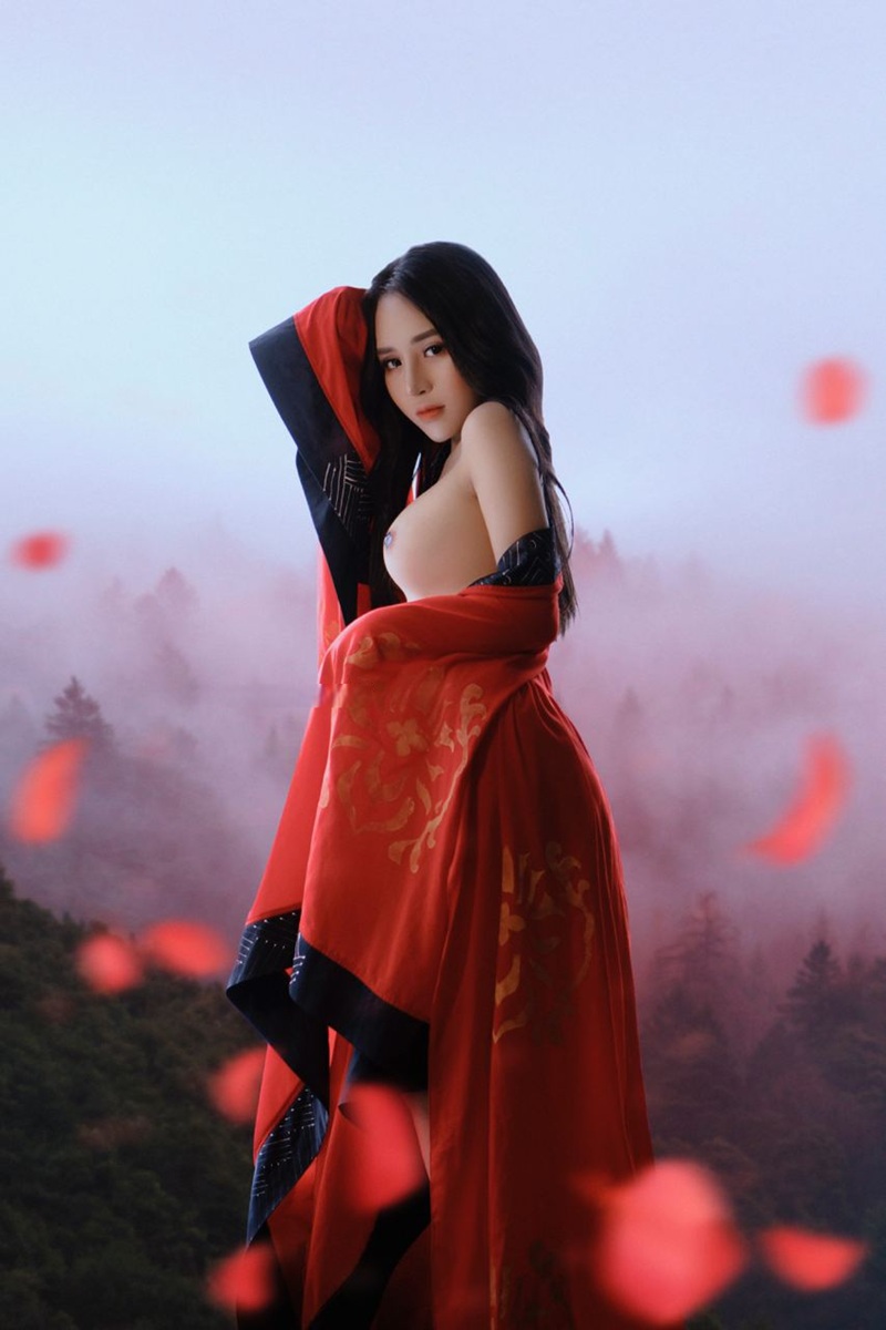 Ngn.chann nude cặp mông căng tròn siêu hot