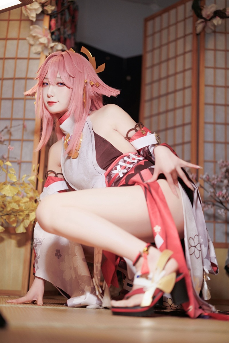 Tinh trắng dính đầy ngực căng gái cosplay