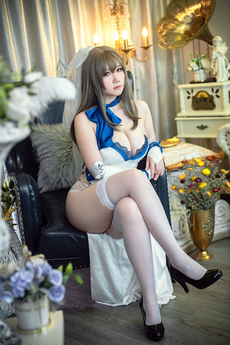 Dang mông tròn mời nhét sâu gái xinh cosplay