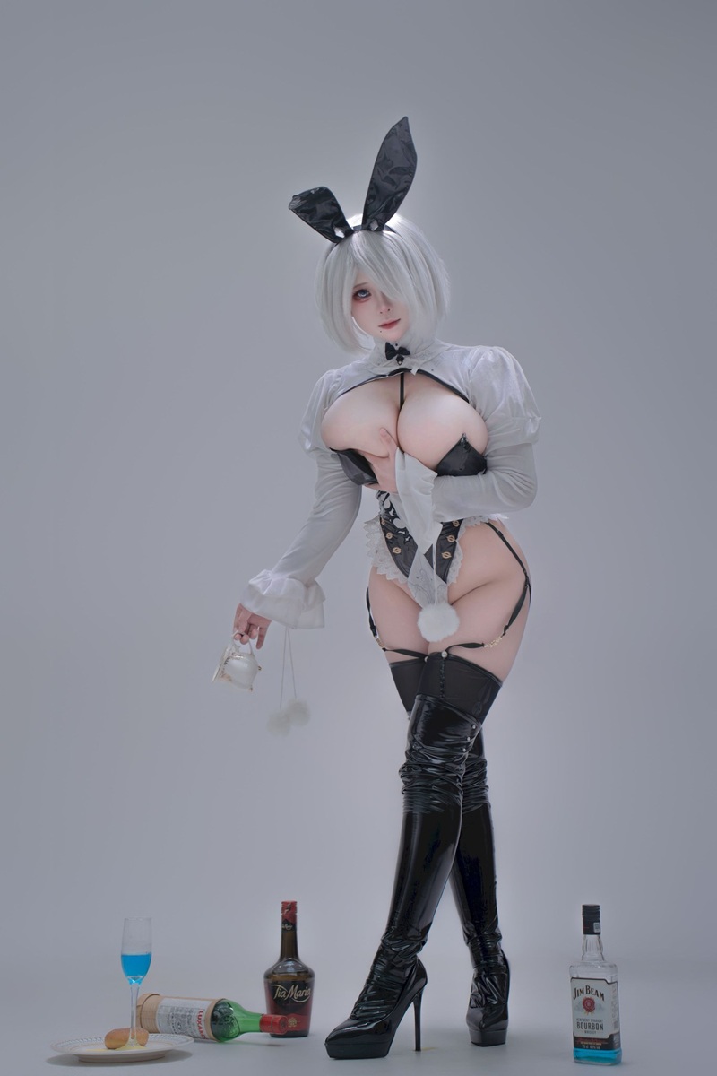 Vú to rung mạnh khi doggy gái cosplay