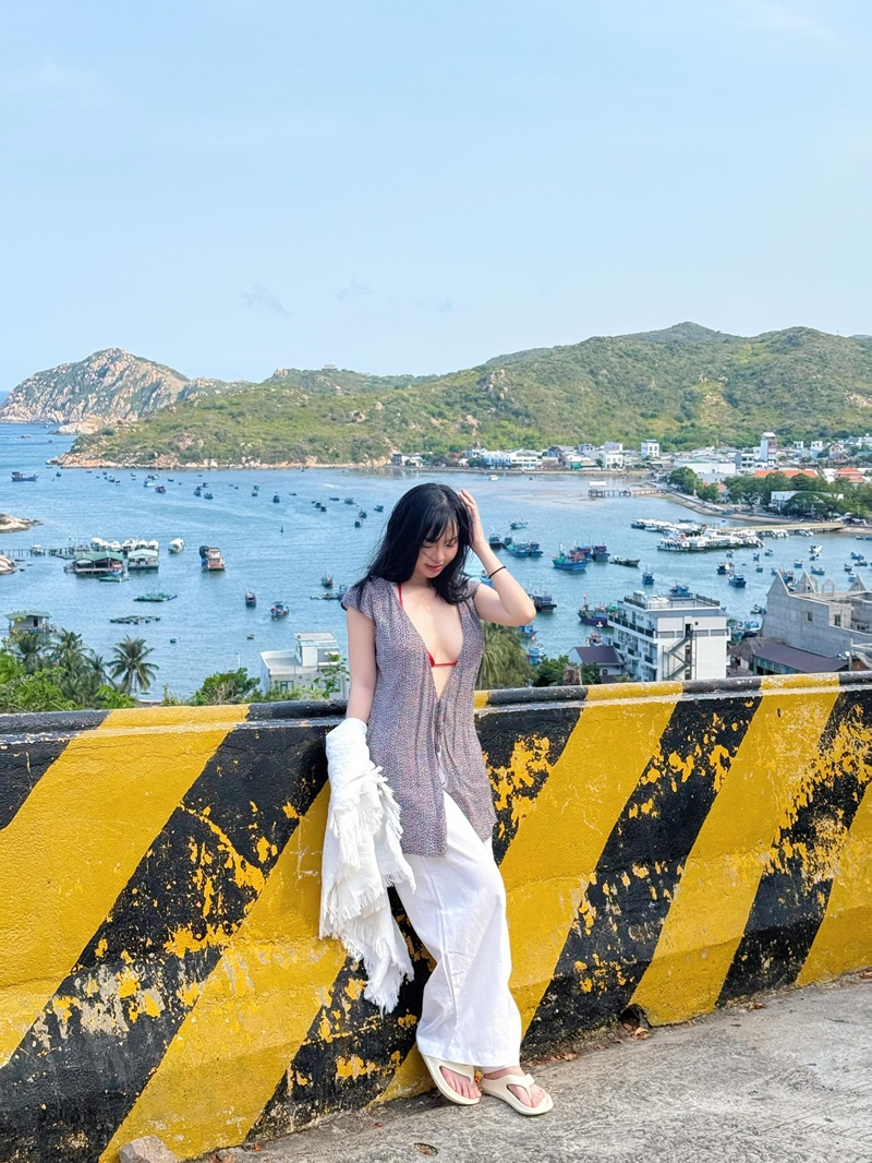 Ảnh hot girl Shana Quỳnh Giang body dâm đãng
