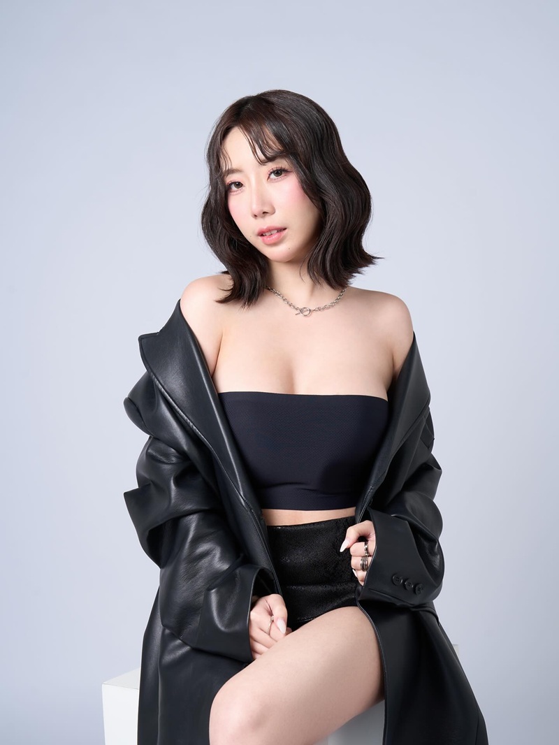 outfit đen phối áo khoác cá tính Highsstn Onlyfans