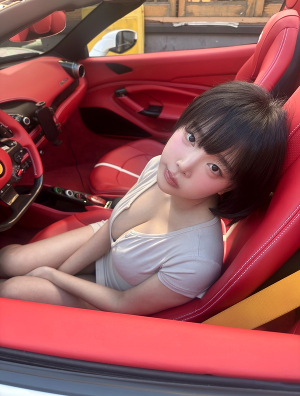 Ảnh Model Kang Inkyung với nhiều tạo hình thời trang đẹp mắt
