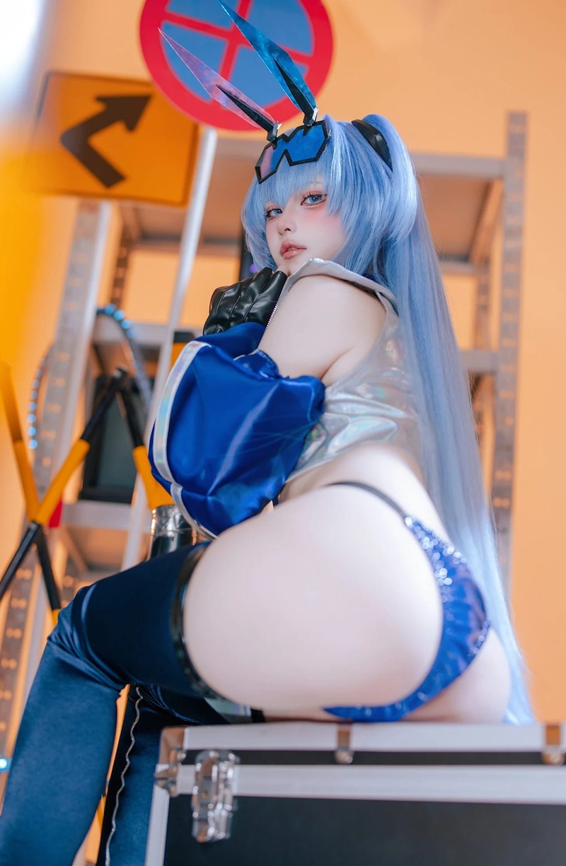 Ảnh Cosplay Nữ Anime R34 vú căng rung lắc