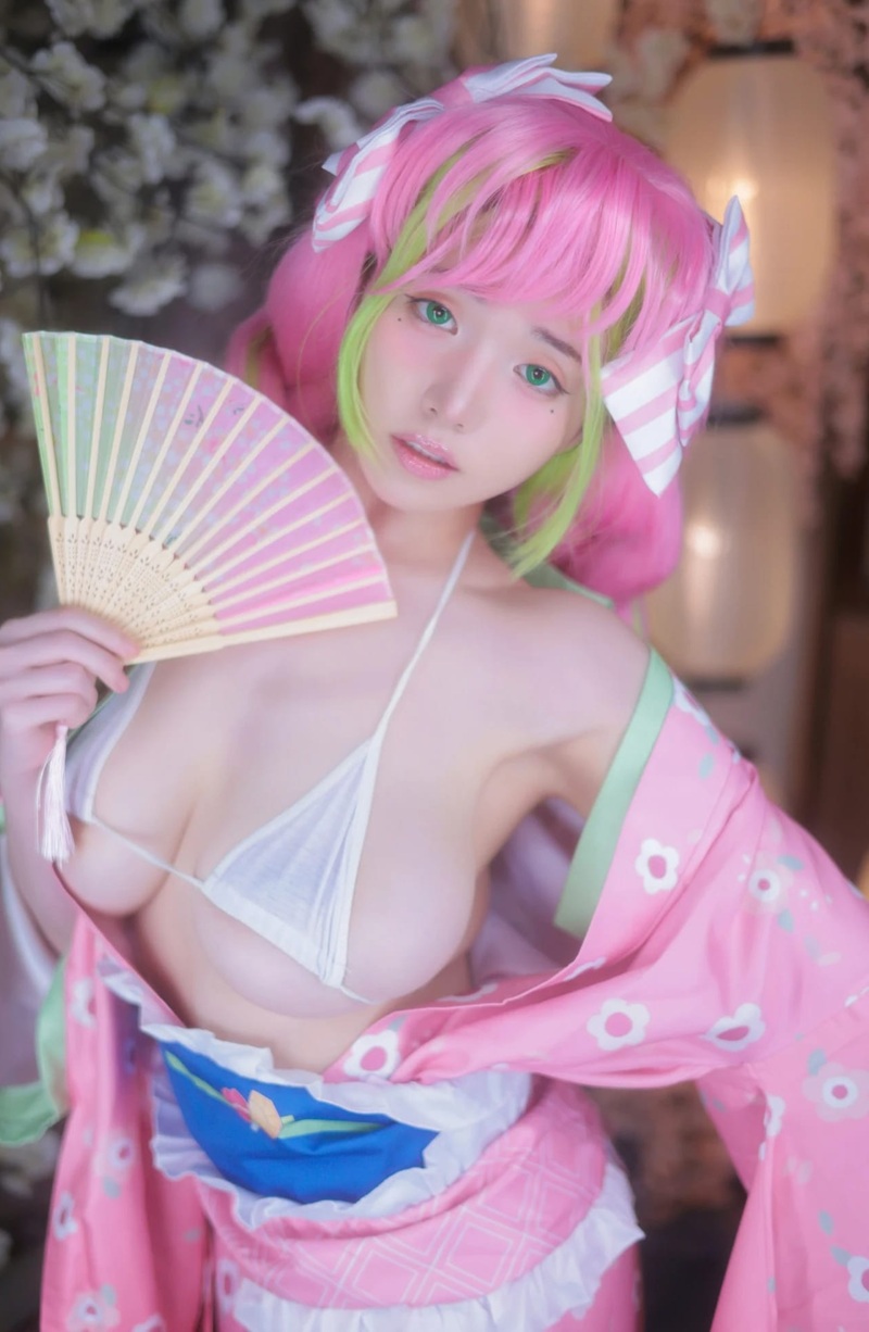 Dang háng mời cặc khổng lồ cosplay anime