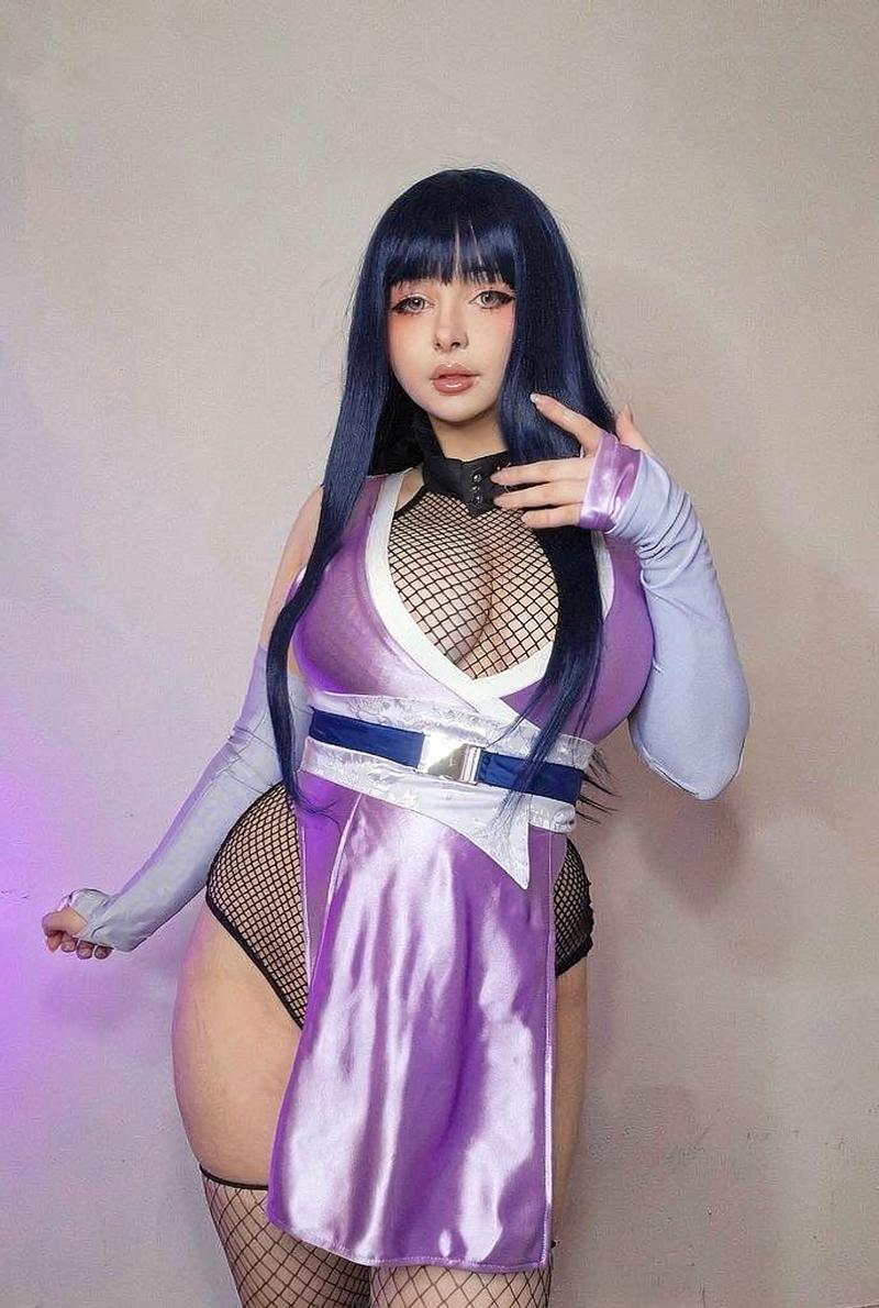 Cosplayer Tâm Hồn Tràn Viền khoe cổ thon thanh thoát