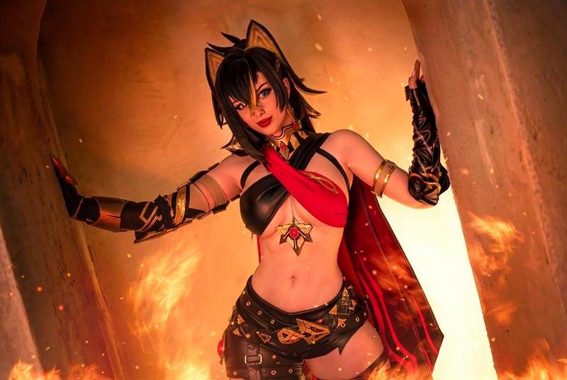 Cosplayer Dehya trang phục chiến binh Sumeru