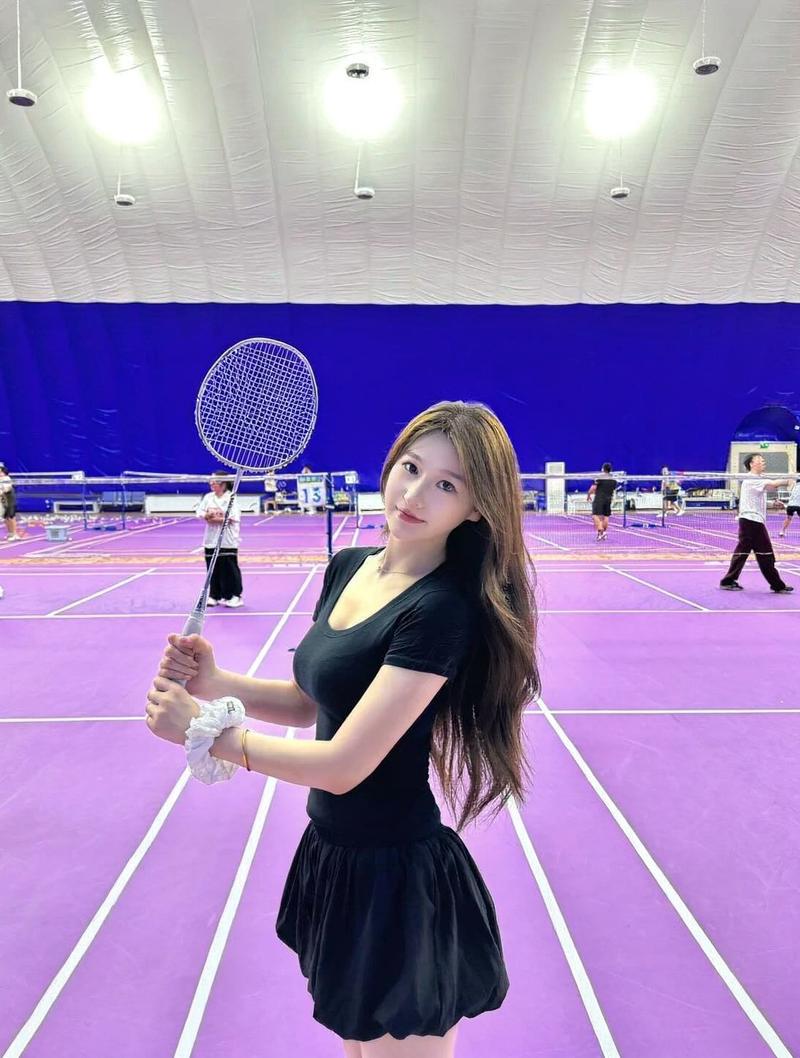 Gái Xinh Đánh Pickleball full HD năng động sắc nét