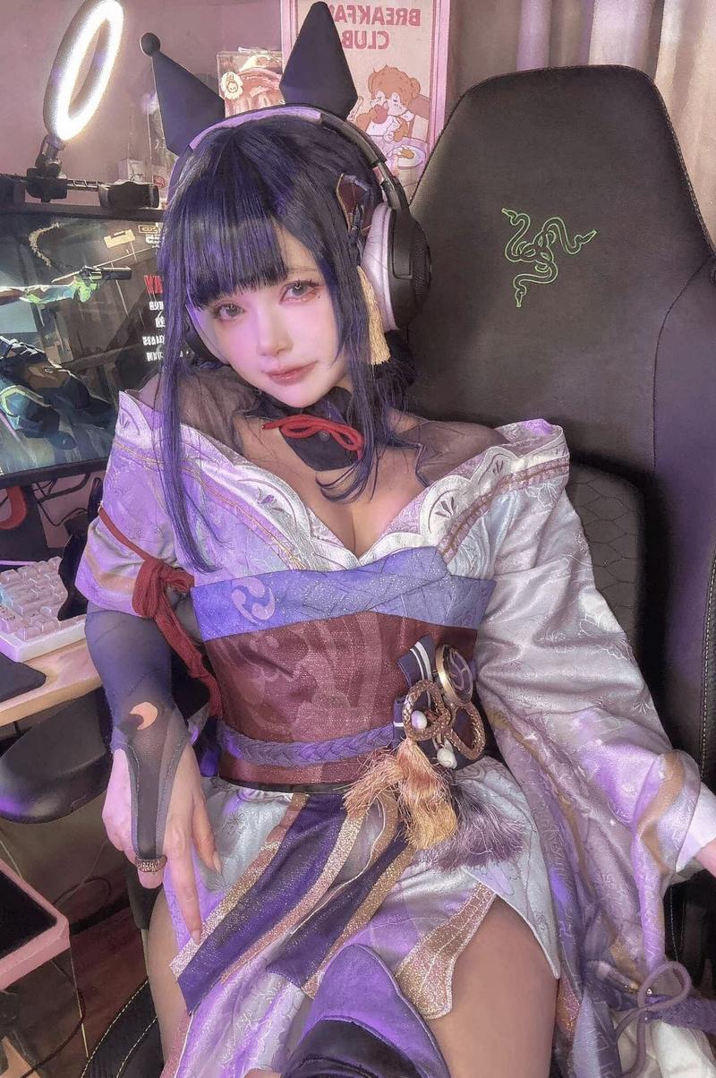 Miu Cosplayer mặc cosplay sexy quyến rũ