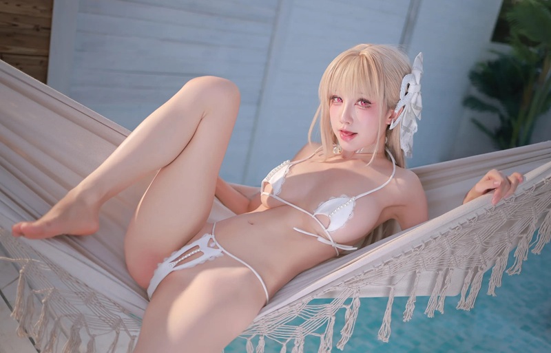 Ảnh Cosplay Viper Nikke mông cong dâm dục