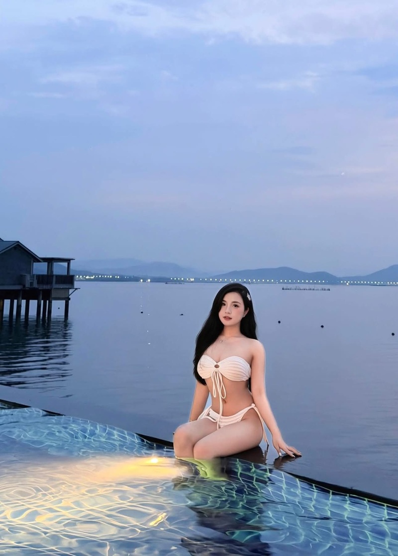 Ảnh gái xinh Việt Nam P1 da trắng trơn mịn