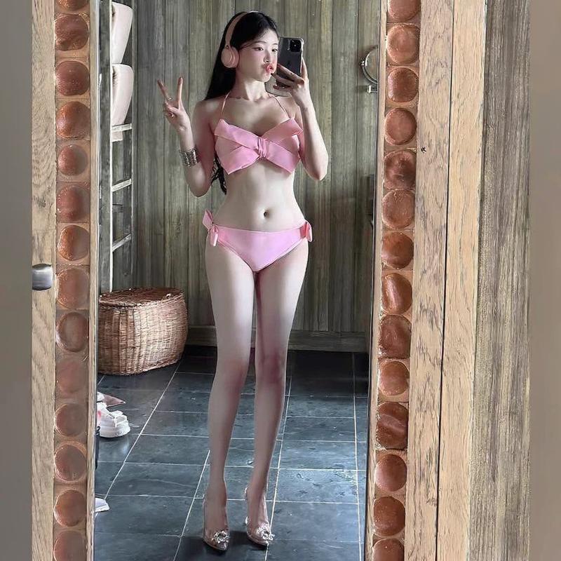 Cô nàng miền Bắc da trắng mặc váy babydoll