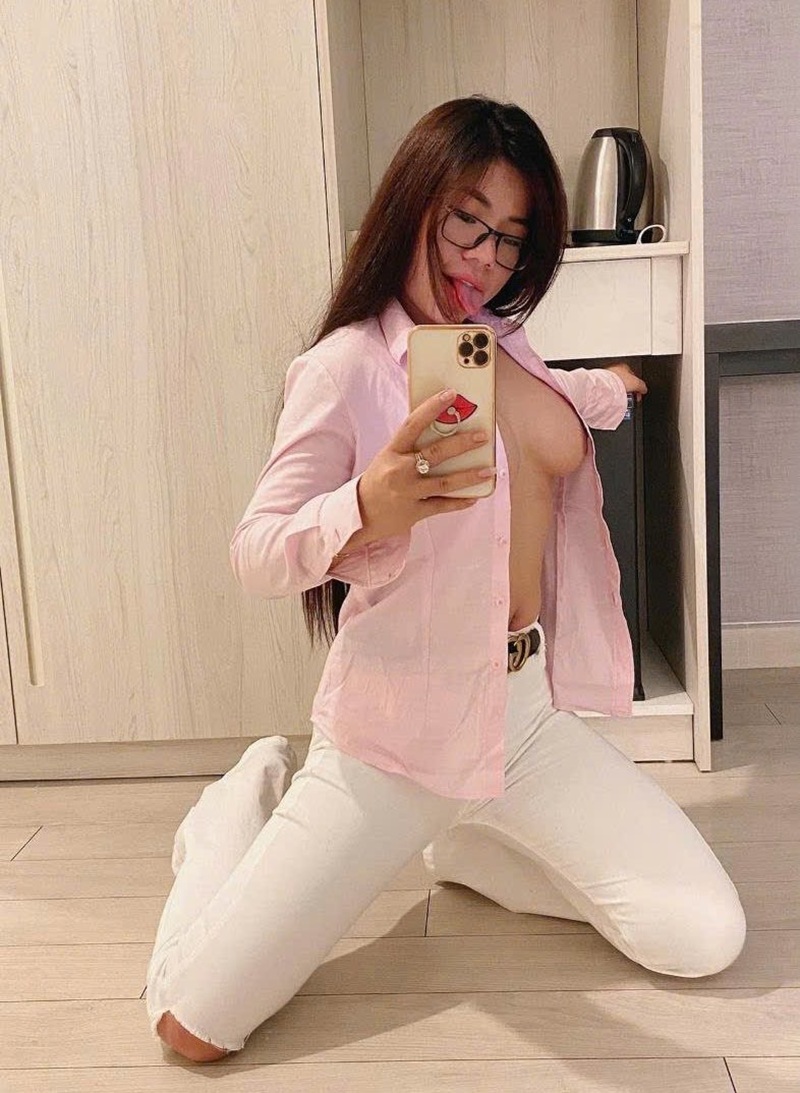 Ảnh Cô giáo Phương Thỏ leak vuốt ve lồn hồng hào