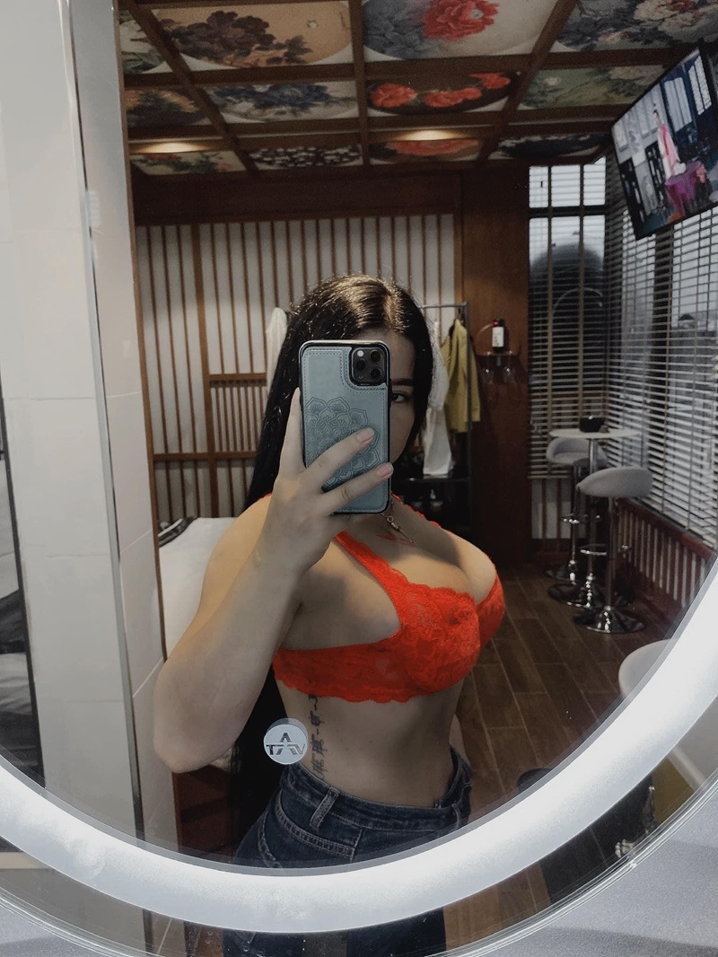 Ảnh Cô giáo Phương Thỏ leak chân rộng lộ hàng hiếm
