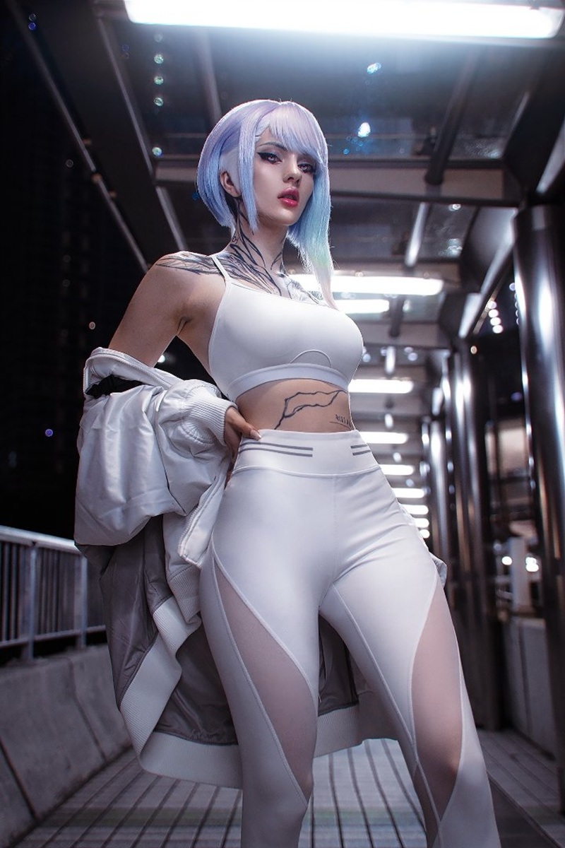 Ảnh Coser Alin bú cu nhìn dâm