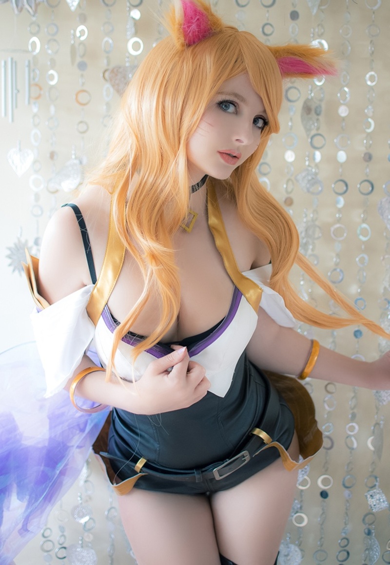 Ảnh Coser Alin ngực lộ rõ núm