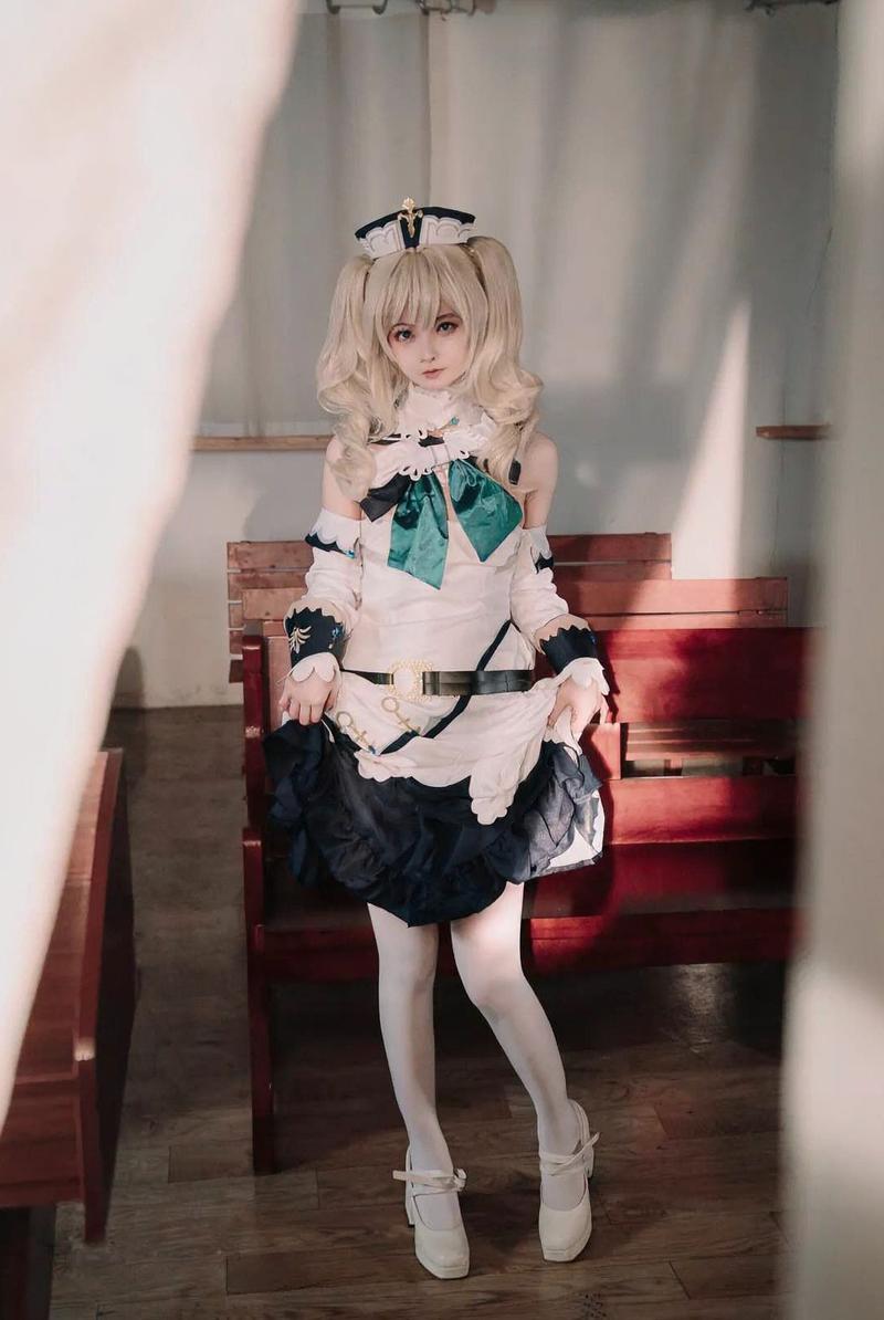Cosplayer Barbara style idol bubbly dễ thương
