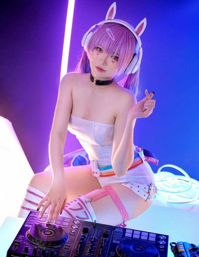 Ảnh Cosplay D.Va Overwatch vú to rung rinh