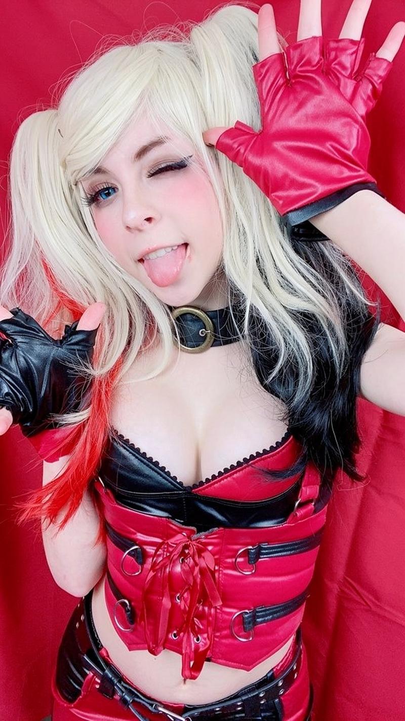 Cosplayer Harley Quinn khoe vai tròn và eo thon