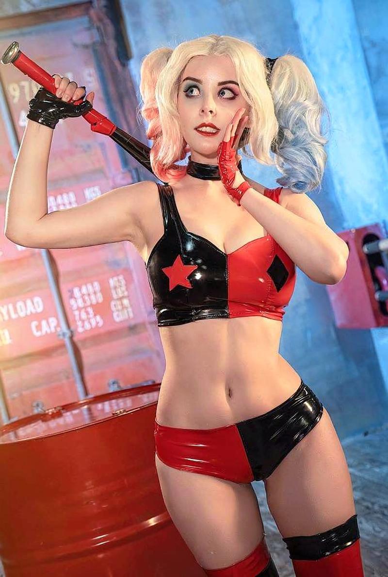 Cosplay Harley Quinn bodysuit đỏ đen quyến rũ