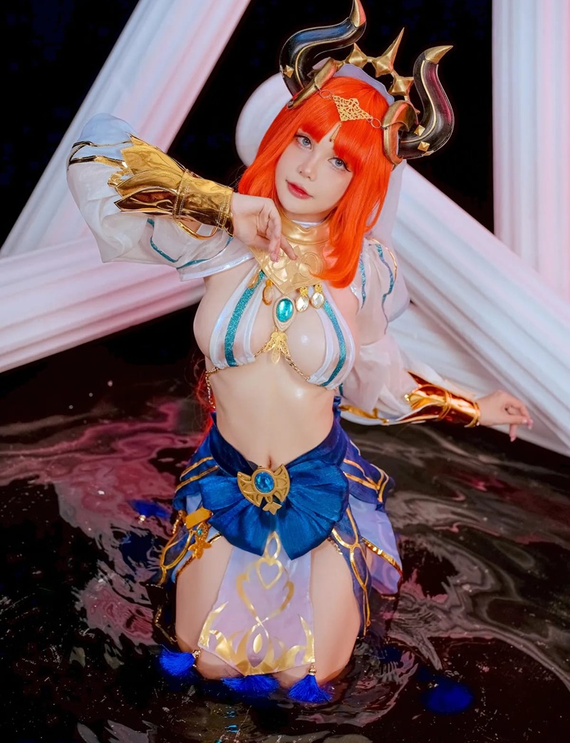 Ảnh cosplay Nilou body hoàn hảo dâm dục