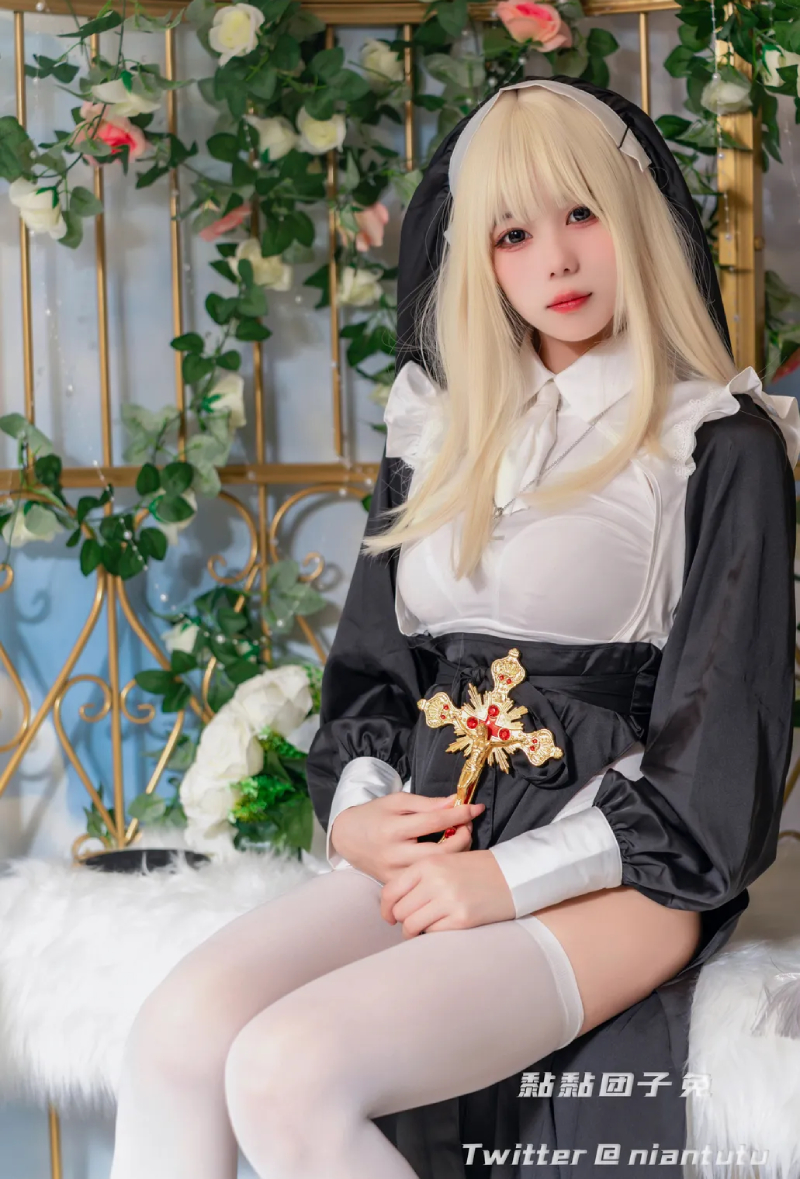 Cosplay Nun 9