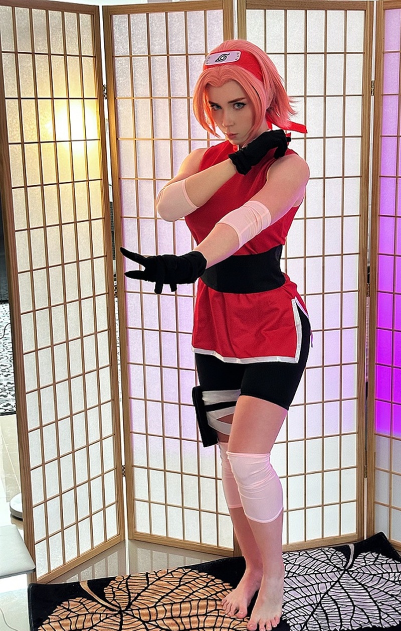 Ảnh Cosplay Sakura Haruno áo cosplay xé toang