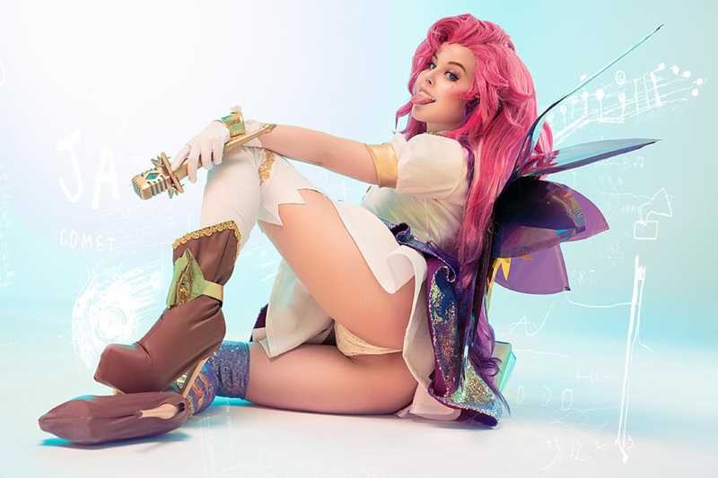 Ảnh Cosplay Seraphine mông to kẹp chặt