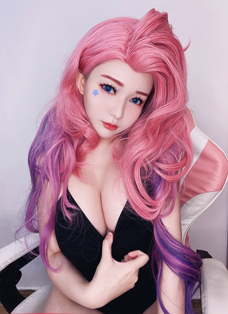 Ảnh Cosplay Seraphine ánh mắt dâm loạn