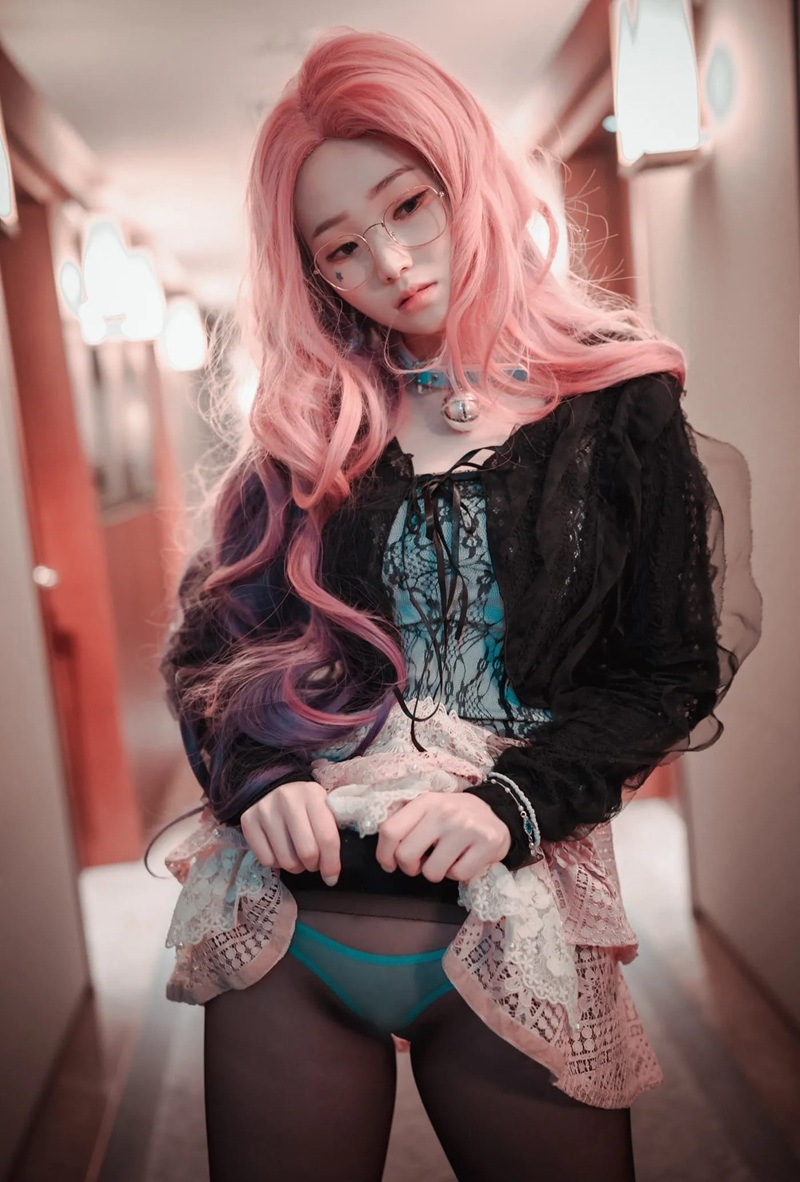 Ảnh Cosplay Seraphine body mướt mát khiêu dâm