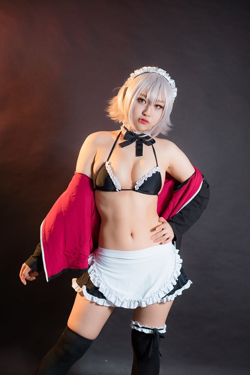 Ảnh Cosplay Hầu Gái mặc váy hầu ngắn không quần