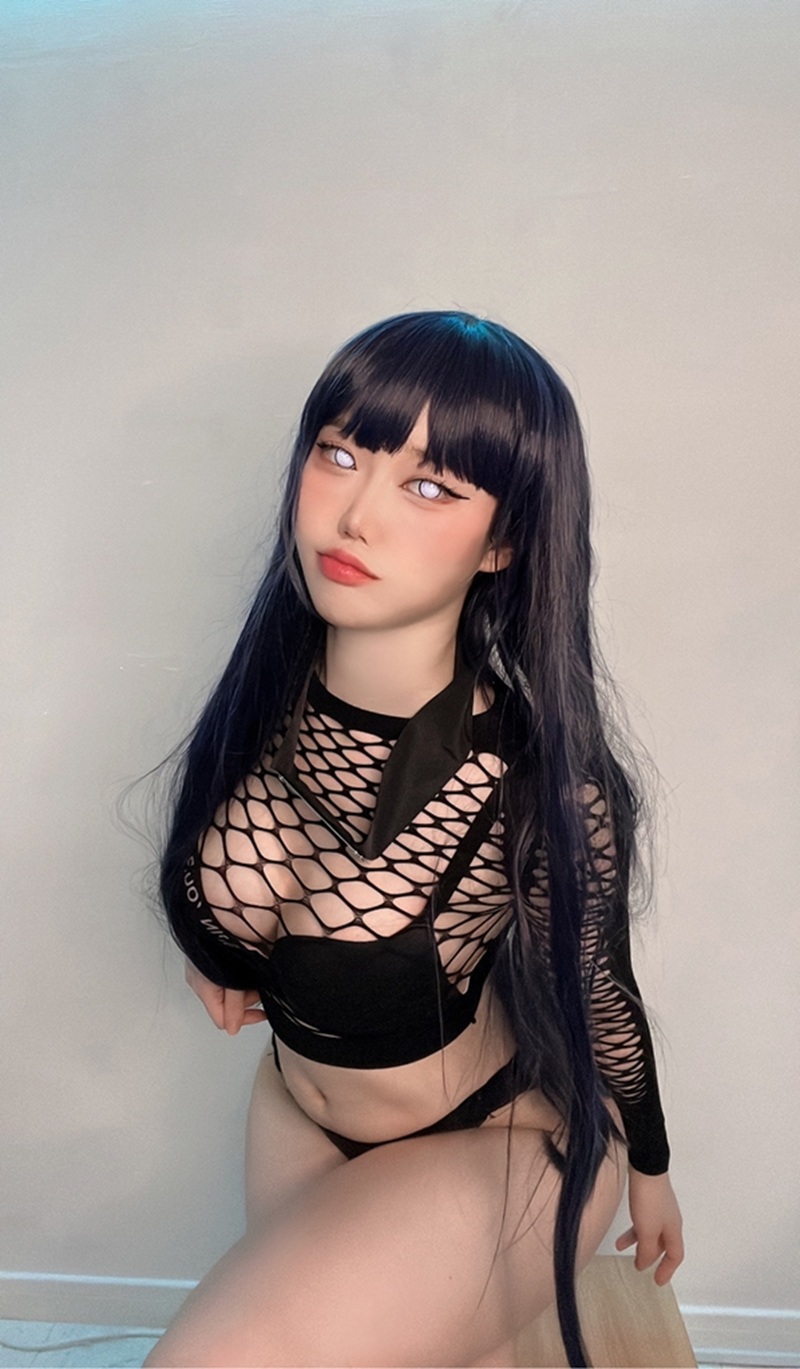 Ảnh Cosplay Hinata mặc váy ngắn không quần lót