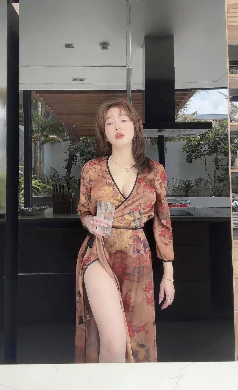 Elly Trần xinh đẹp full HD chất lượng cao