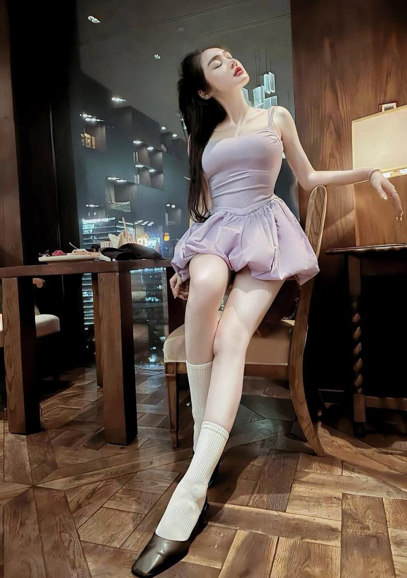 Cô gái style Hàn Quốc makeup tươi tắn