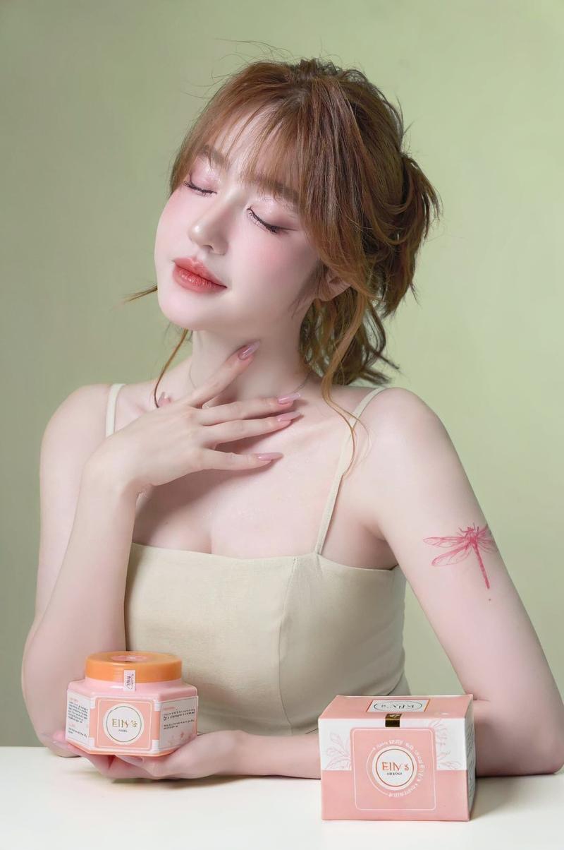 Người đẹp ánh mắt sâu và biểu cảm cuốn hút