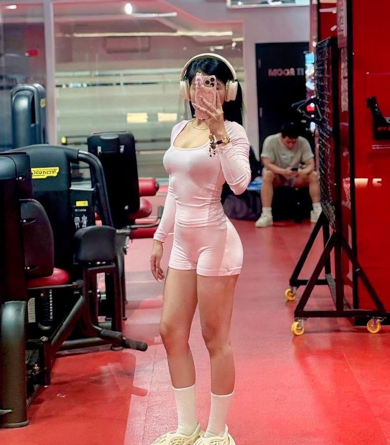 Cô nàng gym style sporty cá tính