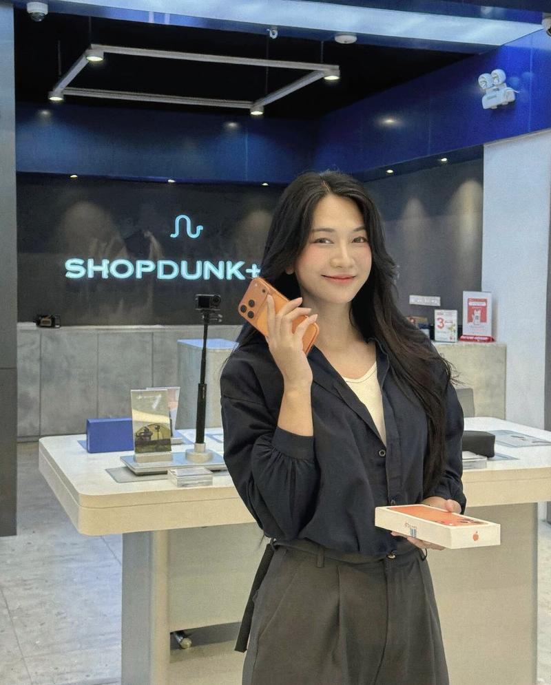 Lê Bống look fresh makeup no foundation