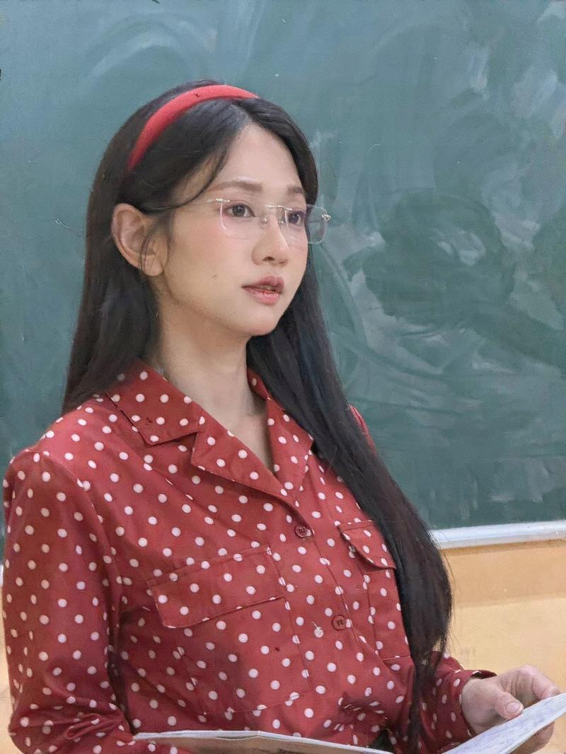 Lê Bống ánh sáng vàng ấm áp dịu dàng