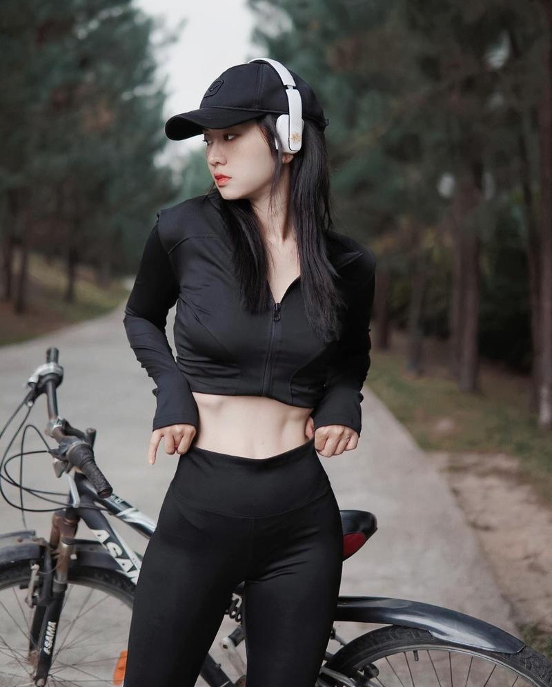 Lê Bống xinh lung linh full HD sắc nét