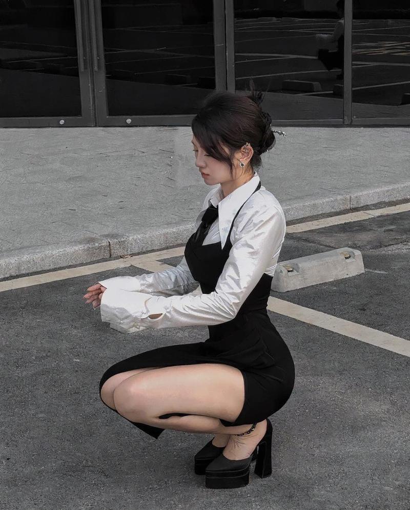 Người đẹp Lê Bống áo sơ mi oversized