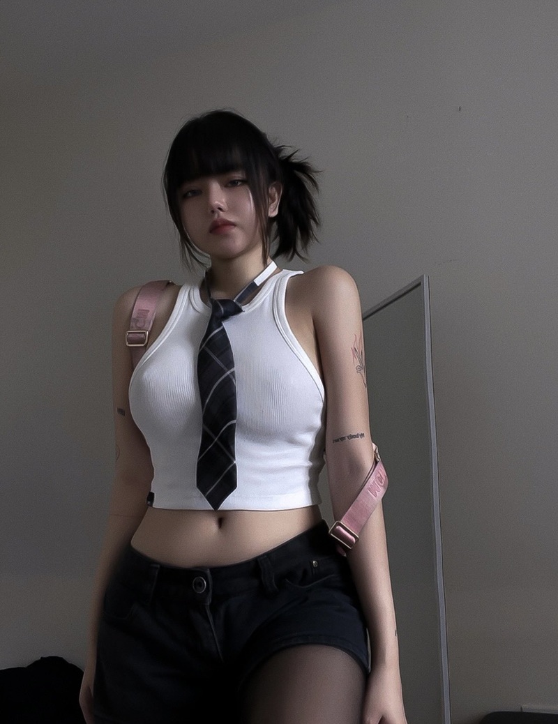 Ảnh hot girl Phương Thanh áo lưới lộ vú to