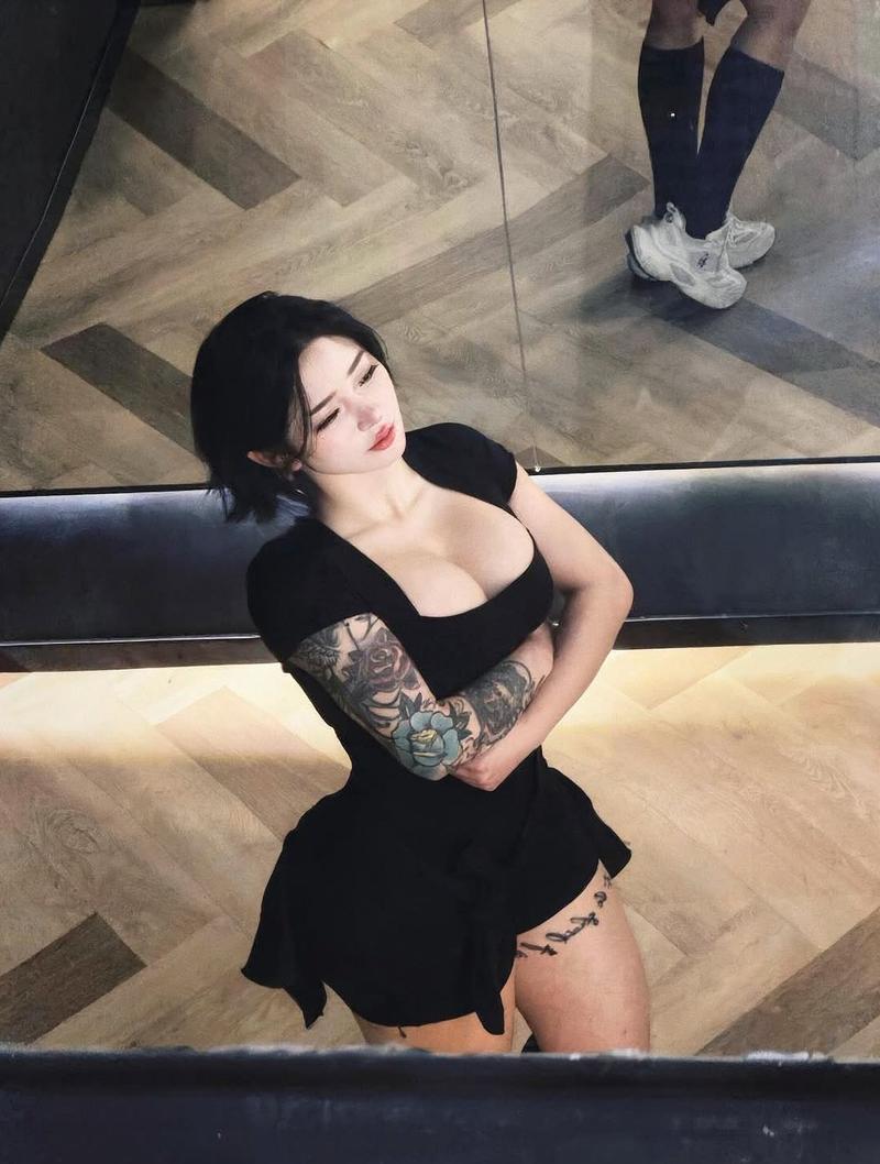 Nhân vật Syx Hitomi style mature seductive
